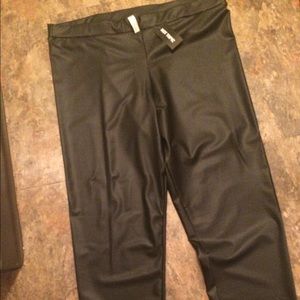 Plus size faux leather leggings